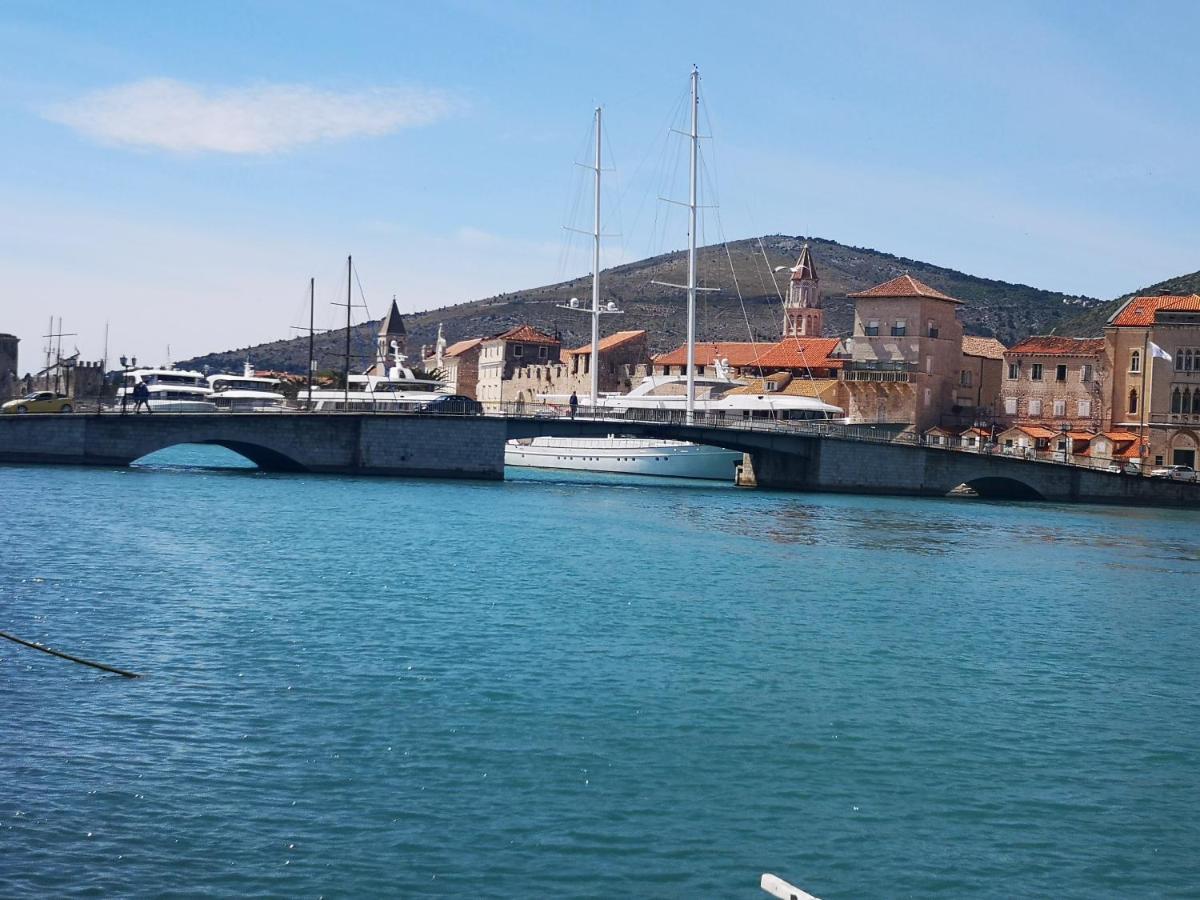 Apartman Petrovic City Center Trogir Extérieur photo