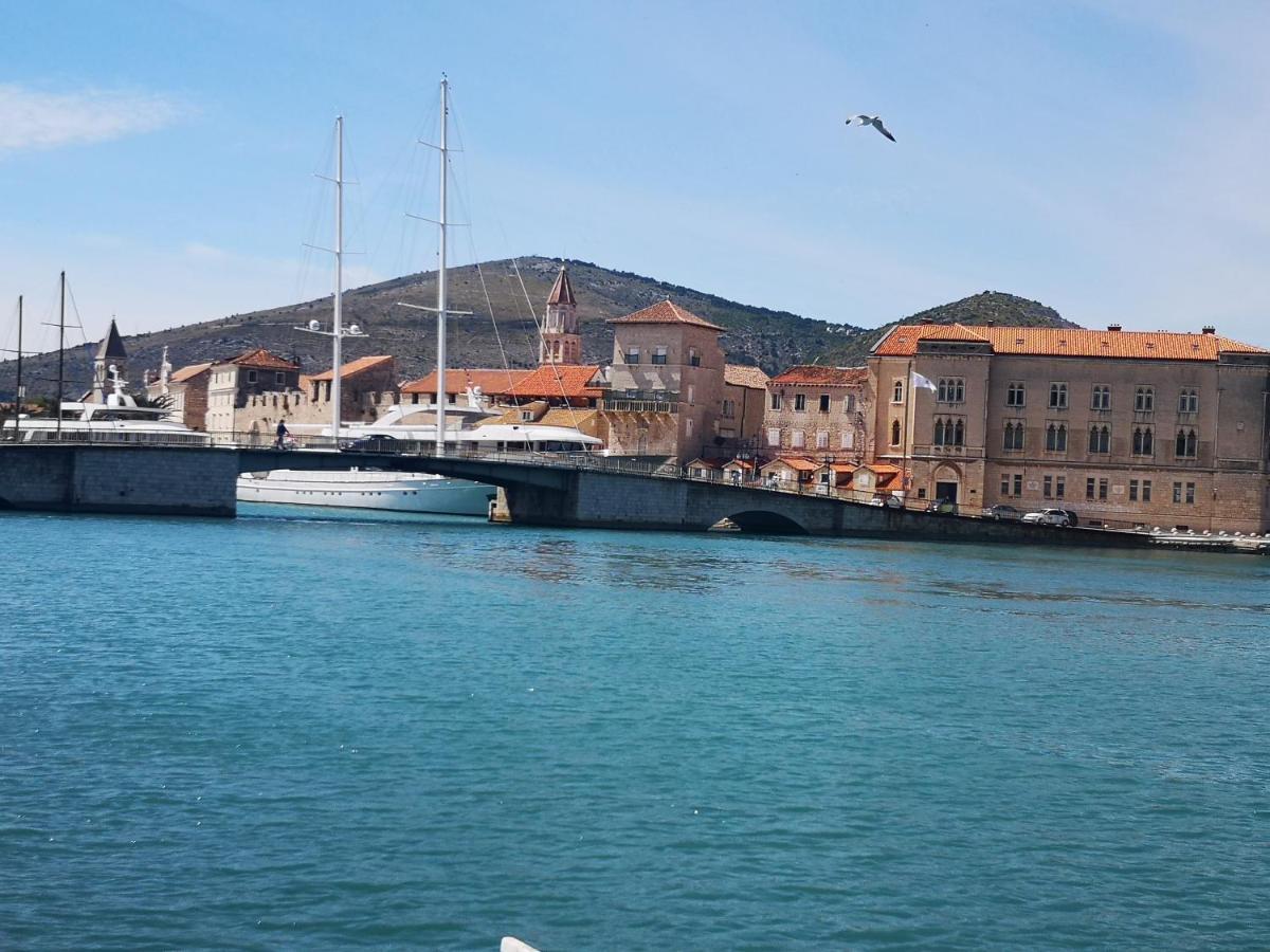 Apartman Petrovic City Center Trogir Extérieur photo